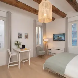 Apartment Design Vieux Port, Marseilles